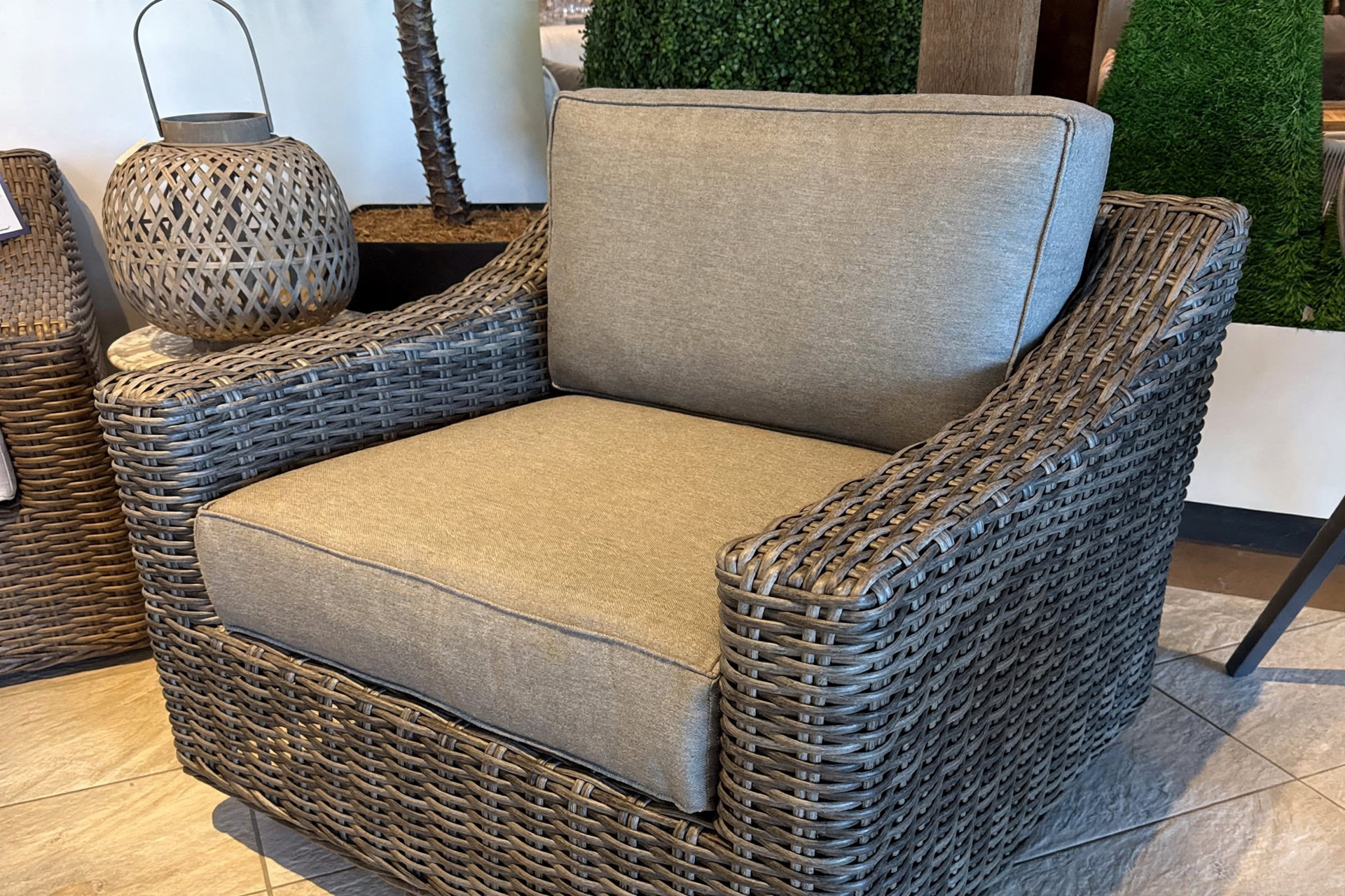 Miramar Swivel rocker